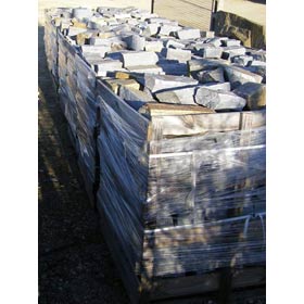 Palette de moellons tranchés