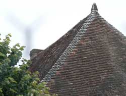 arêtiers en bardeaux de châtaignier