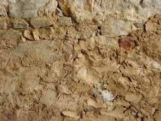 Reprise faite au tuf sans autre liant