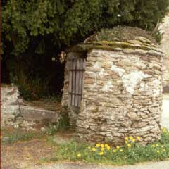 La-Pierre-Neuvic-Entier